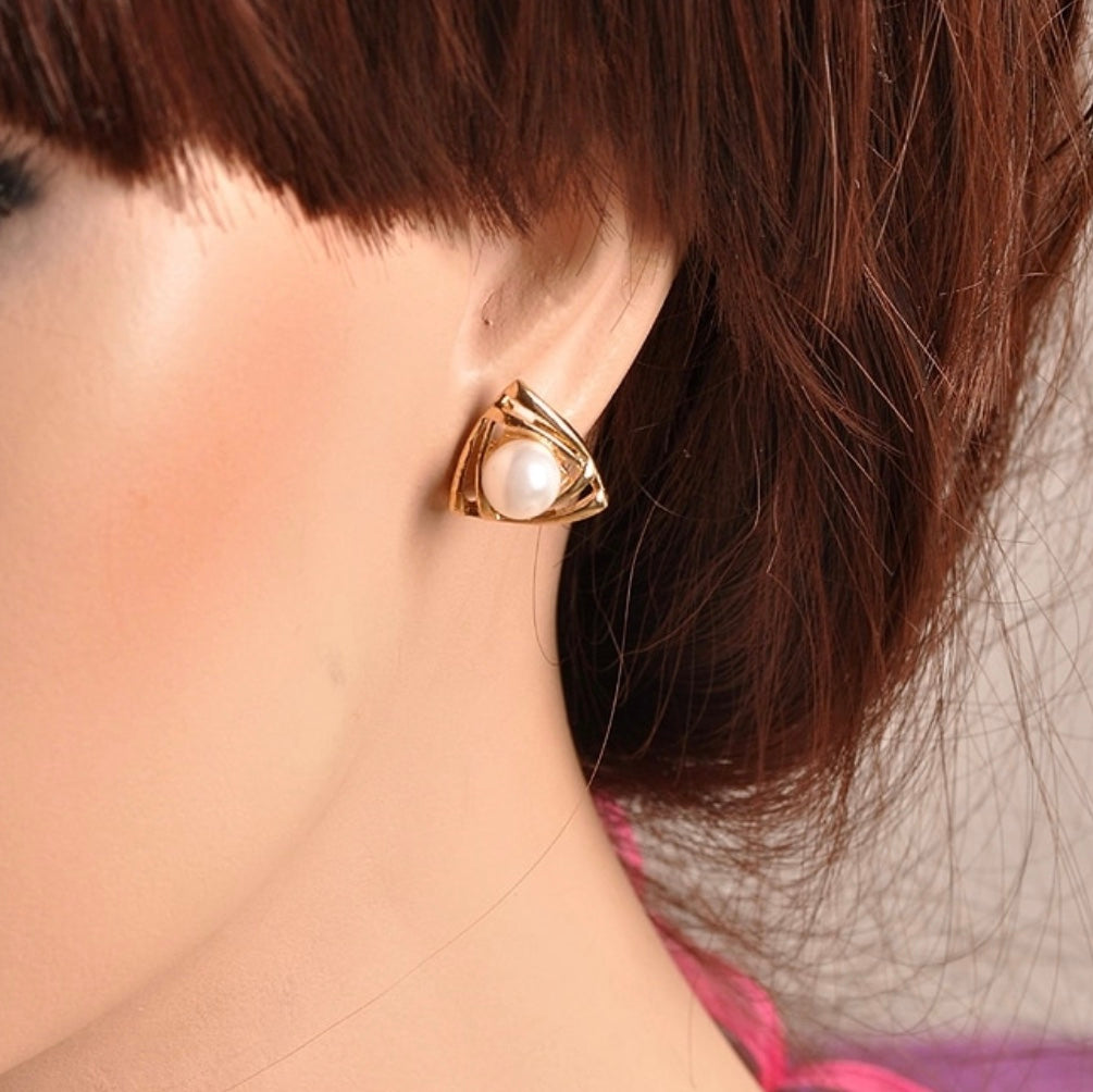 Elegant Triangle Shaped Pearl Stud Earring