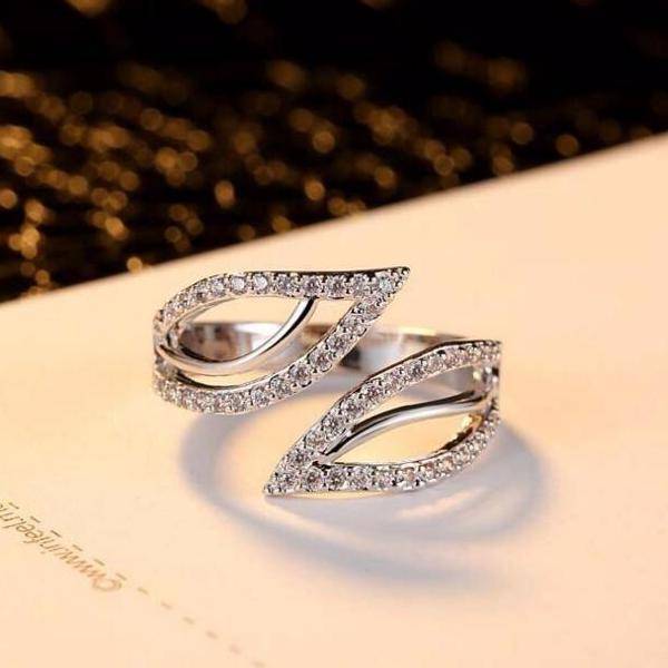 Ivy Leaves CZ Adjustable Ring