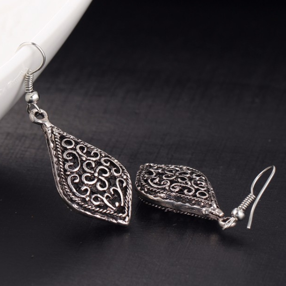 Palazzo Motif Drop Earrings