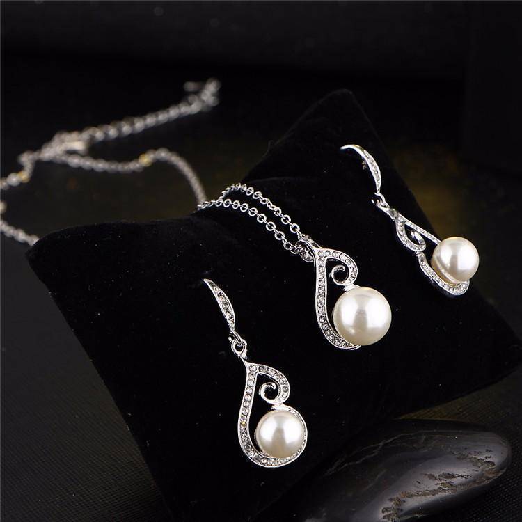 Pearls & Twirls Necklace and Earring Set