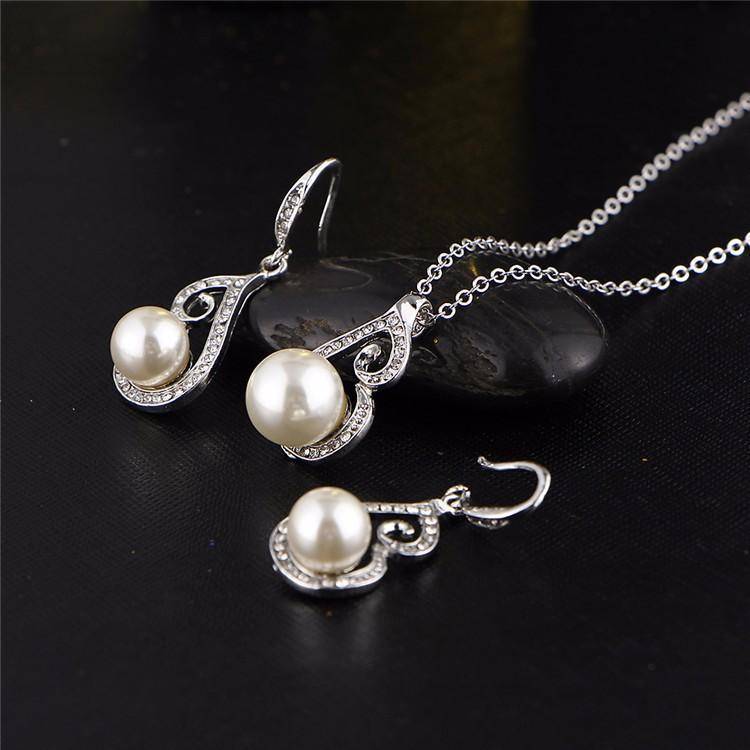 Pearls & Twirls Necklace and Earring Set