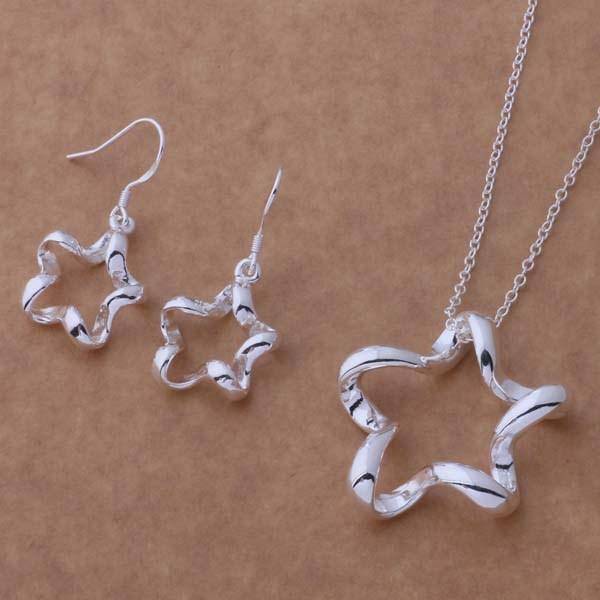 Swervy Star Silver Necklace & Earrings Set