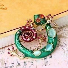 Feshionn IOBI accessories Green Gecko Brooch Green Enamel and Crystal Sweater Pin