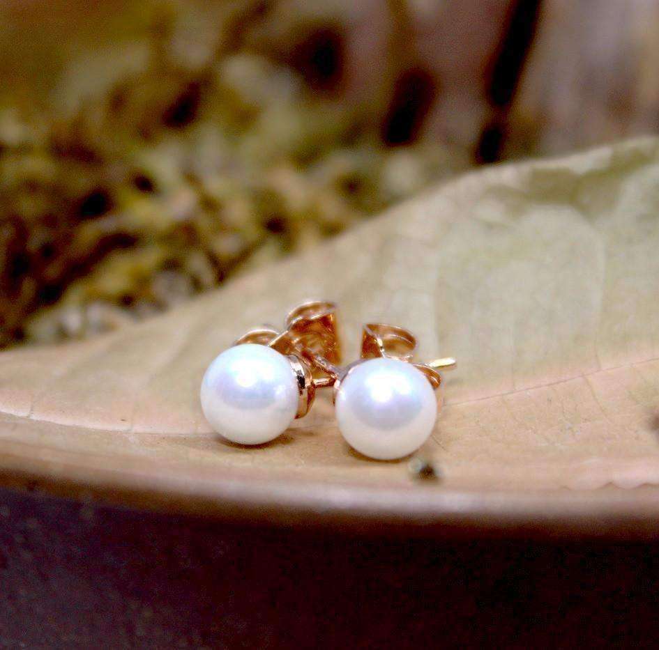 Feshionn IOBI Earrings "Little White Pearls" 6 mm Simulated Pearl Stud Earrings