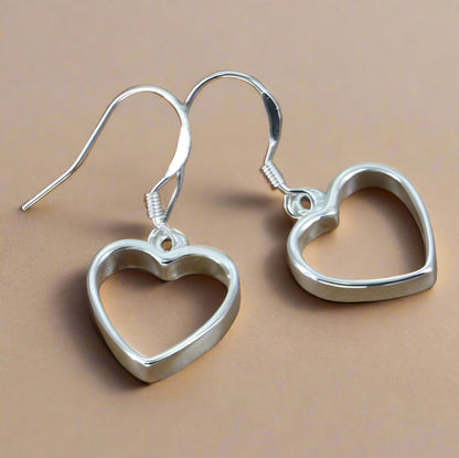 Feshionn IOBI Earrings Silver Silver Dangling Heart Earrings