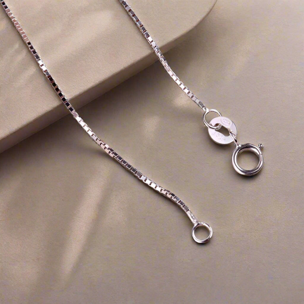 Feshionn IOBI Necklaces 18 inch Sterling Silver Box Chain Necklace